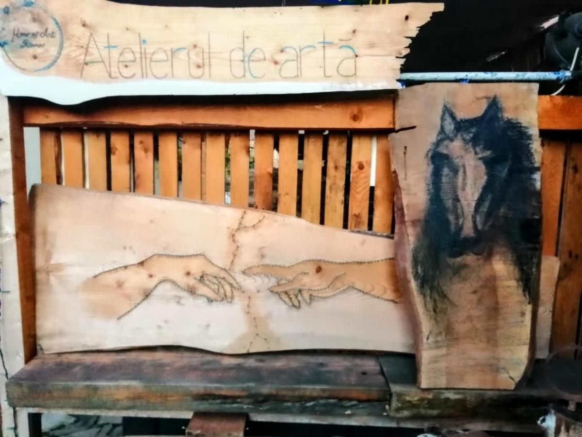 Home Of Art Rîşnov Eksteriør billede