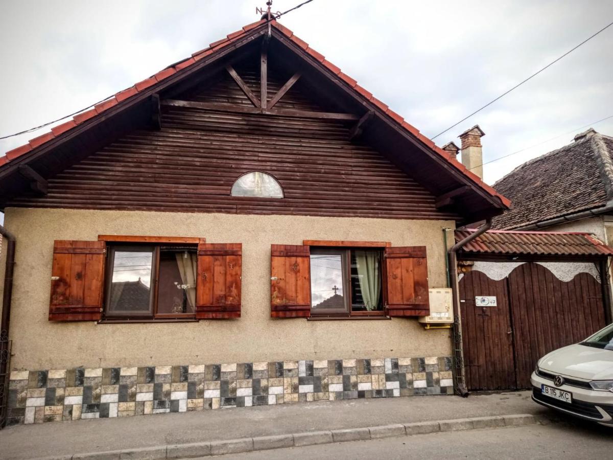 Home Of Art Rîşnov Eksteriør billede