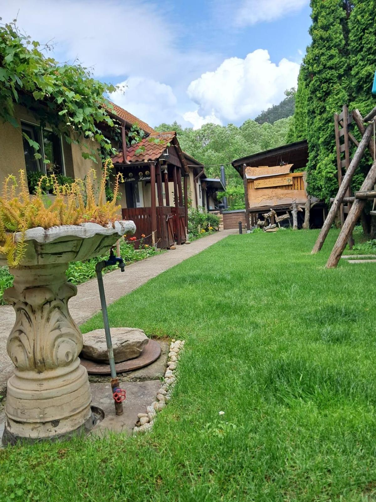Home Of Art Rîşnov Eksteriør billede